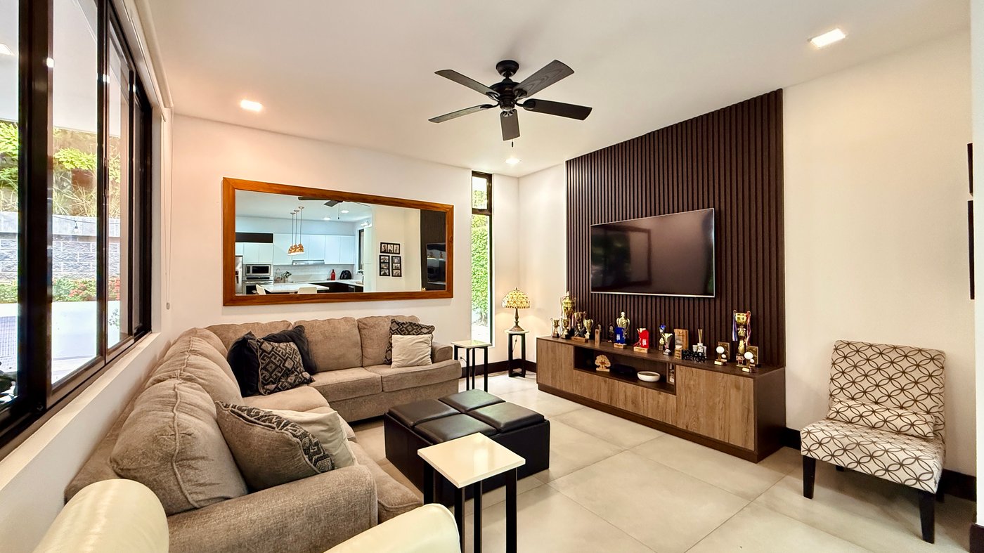 casa en venta en santa ana family